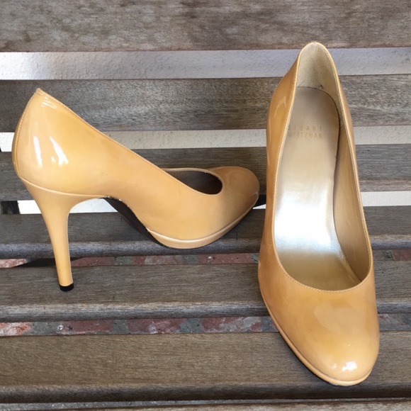 Stuart Weitzman Nude Patent Leather Heels - Picture 1 of 4